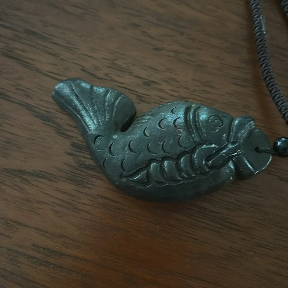 ❤️3 for $15!❤️ Lightweight dark brown fish necklace
